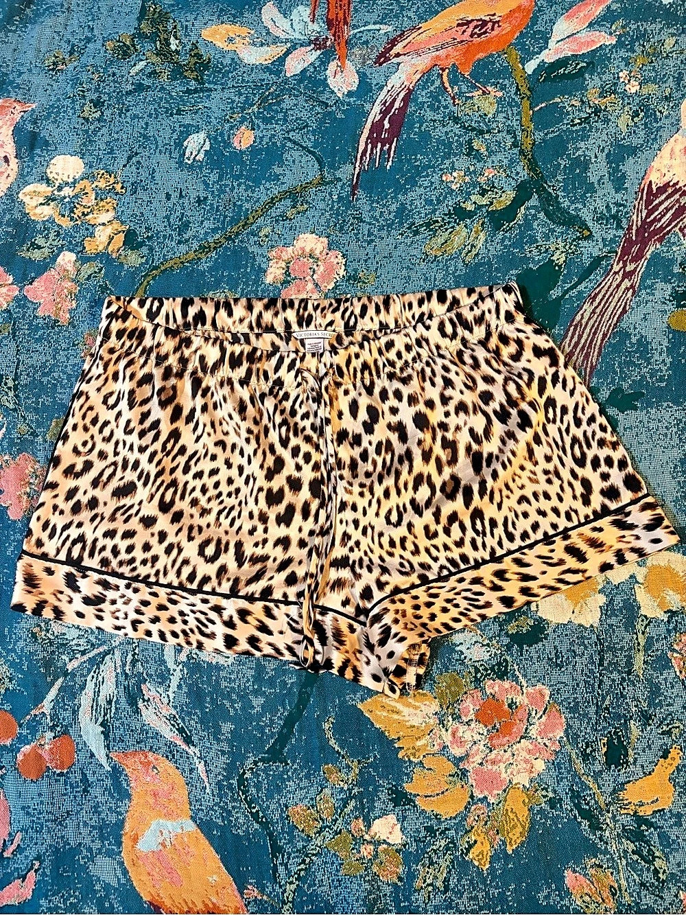 Victoria's Secret Leopard Print Shorts in Brown & Black Size XL Like New